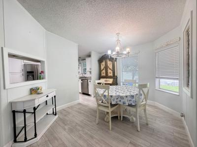 Photo 4 of 13 of home located at 1746 SE Plumbob Way Lot #387 Crystal River, FL 34429