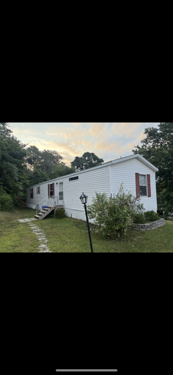 Photo 1 of 2 of home located at 40 Alexandria Dr Imperial, PA 15126