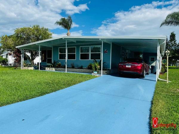 Photo 1 of 2 of home located at 7611 Bonita Way Ellenton, FL 34222