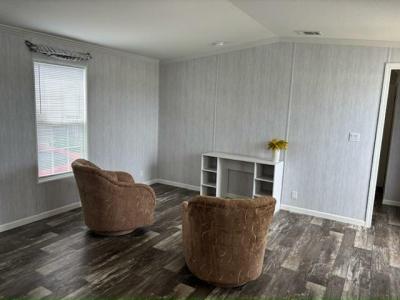 Photo 3 of 15 of home located at 4000 24th St N Unit 309 Saint Petersburg, FL 33714
