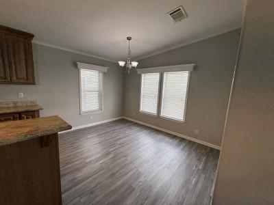 Photo 5 of 17 of home located at 446 Cottonwood Drive Sebring, FL 33876
