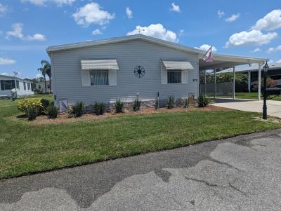 Photo 2 of 16 of home located at 277 Lynhurst Dr Auburndale, FL 33823
