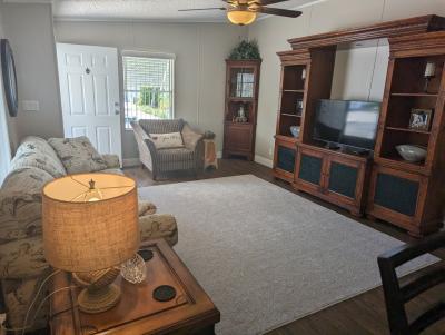 Photo 4 of 16 of home located at 277 Lynhurst Dr Auburndale, FL 33823