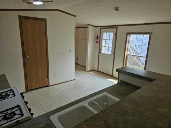2005 Manufactured Housing Enterprise Renegade Limited Manufactured Home