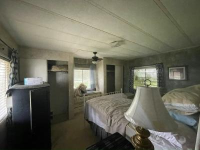 Photo 3 of 20 of home located at 13224 Orange Avenue Grand Island, FL 32735