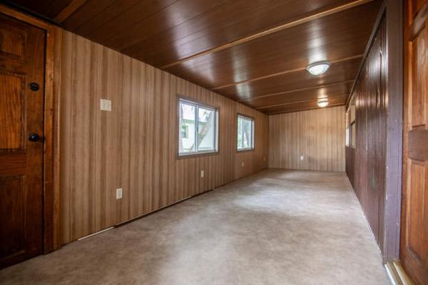 1977 Greenwood Manufactured Home