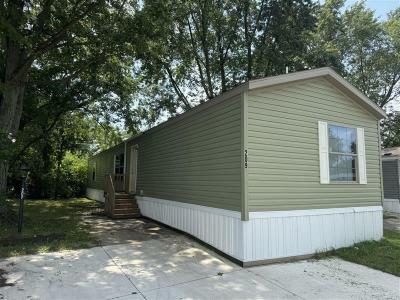 Mobile Home at 2220 Dunkelburg Rd Lot#209 Fort Wayne, IN 46819