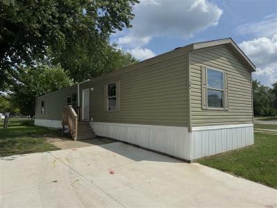 Mobile Home at 2220 Dunkelburg Rd Lot#234 Fort Wayne, IN 46819