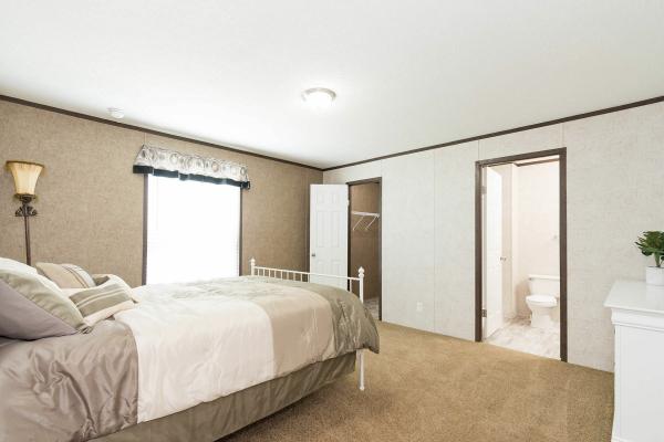 Photo 1 of 2 of home located at 16675 North Kimberly Drive Lot 466 Holly, MI 48442