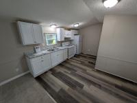 1999 Holly Park mobile Home
