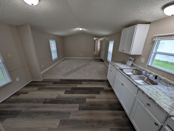 1999 Holly Park mobile Home