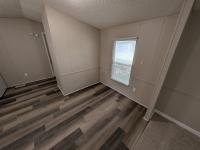 1999 Holly Park mobile Home