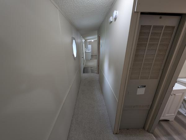 1999 Holly Park mobile Home