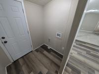 1999 Holly Park mobile Home