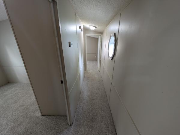 1999 Holly Park mobile Home