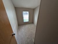 1999 Holly Park mobile Home