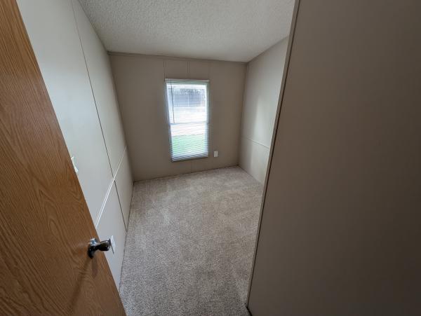 1999 Holly Park mobile Home