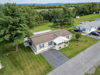 Mobile Home at 6149 Snyders Church Rd Bath, PA 18014