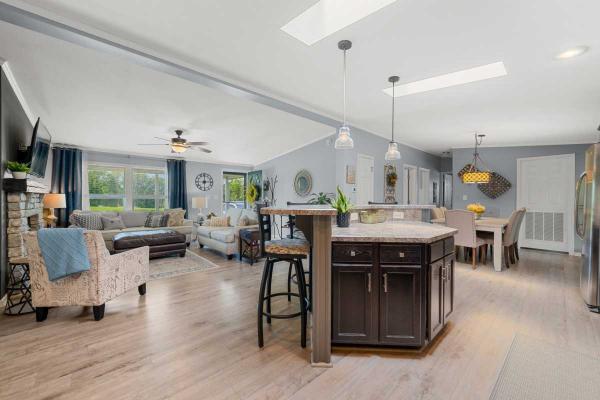 2016 Pine Grove Manufactured Home