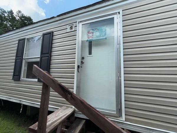 Photo 1 of 2 of home located at Highland Used Homes Llc 16726 Florida Blvd Baton Rouge, LA 70819