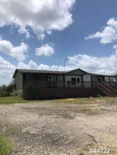 Mobile Home at 862 Wetz Rd Marion, TX 78124