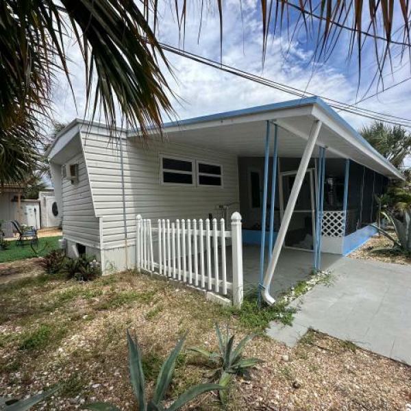 Photo 1 of 2 of home located at Causeway Village 1375 Pasadena Ave S Lot 527 Saint Petersburg, FL 33707