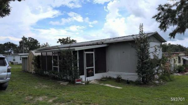 Photo 1 of 2 of home located at Moonrise Resort 8801 E Moonrise Ln Lot 39 Floral City, FL 34436