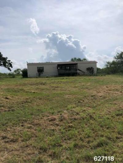 Mobile Home at 775 Thompson Rd Dale, TX 78616