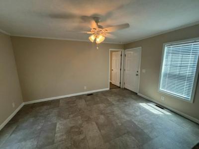 Photo 3 of 5 of home located at 5400 Collins Road, #27 Jacksonville, FL 32244