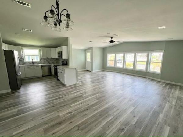 1989 PALM Manufactured Home
