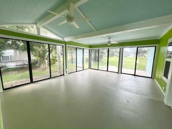 1989 PALM Manufactured Home