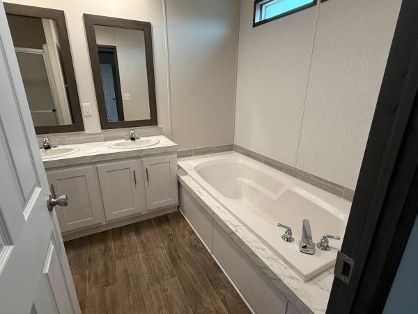 2025 Fleetwood Homes  Home