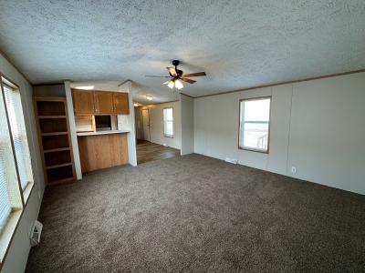 Photo 4 of 10 of home located at 612 Cour Renee Warren, MI 48091