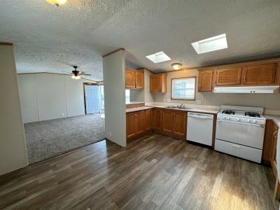 Photo 5 of 10 of home located at 612 Cour Renee Warren, MI 48091