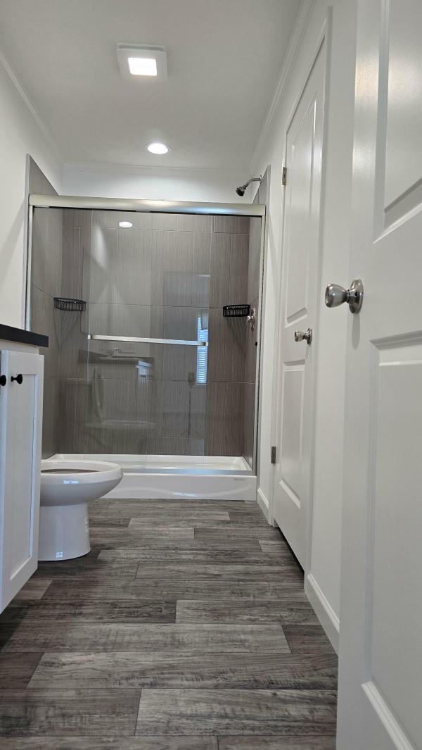 2026 Colony 204 550BP28563A  Home
