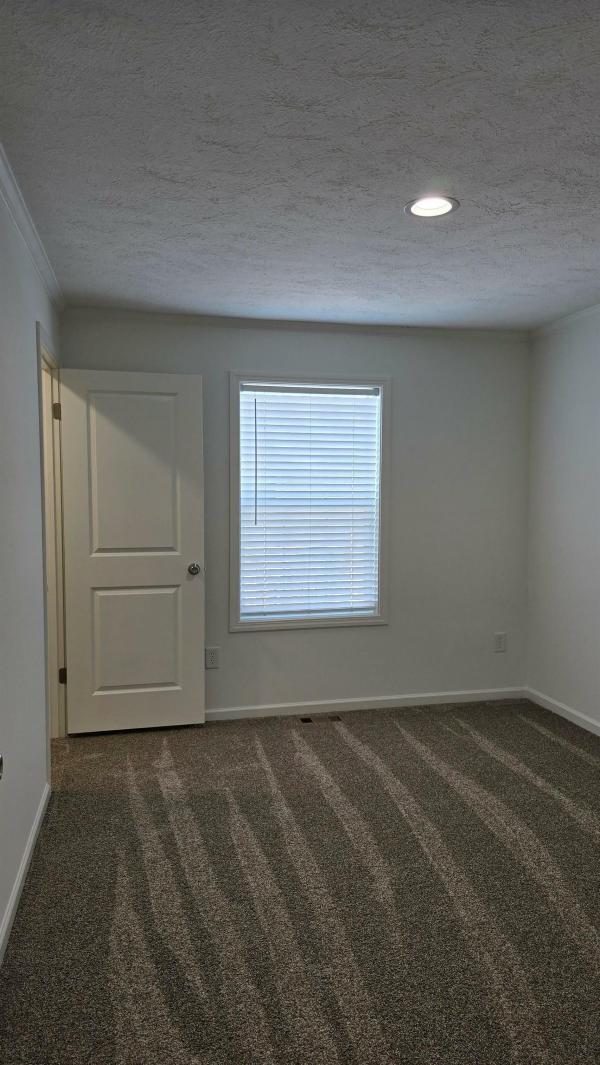2026 Colony 204 550BP28563A  Home