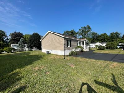 Photo 3 of 26 of home located at 20 Plainfield Lane Nashua, NH 03062