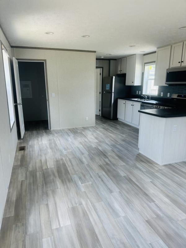 2025 Clayton 96PLH16663b Mobile Home