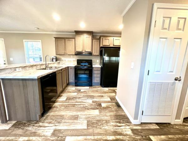 2021 Clayton Homes Inc Community Series Mobile Home