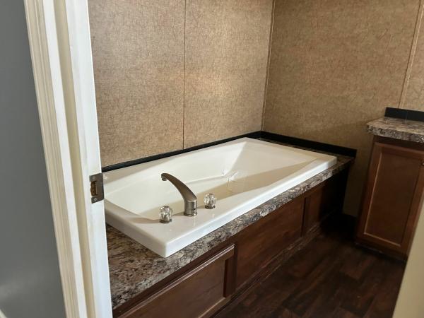 2016 Southern Energy Homes Community Series Mobile Home