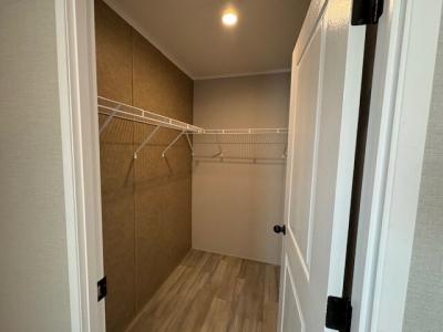Photo 4 of 6 of home located at 28714 Mapleleaf Flat Rock, MI 48134