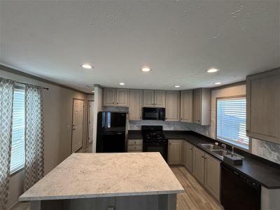 Mobile Home at 14 Grant Street West Branch, IA 52358