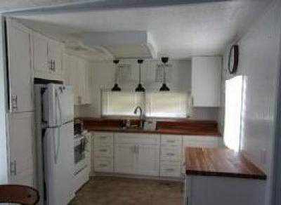 Photo 5 of 5 of home located at 508 44th Ave East Lot M-38 Bradenton, FL 34203