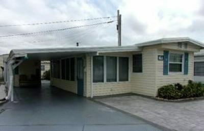 Photo 3 of 8 of home located at 508 44th Ave. E. Lot E-19 Bradenton, FL 34203