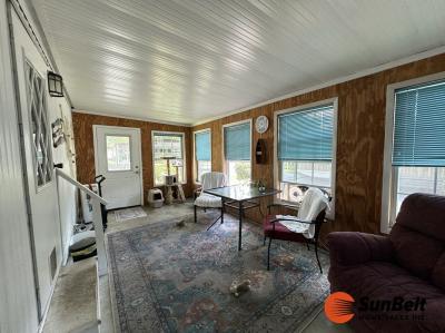 Photo 5 of 46 of home located at 1352 E Hwy 40 Lot #170 Silver Springs, FL 34488