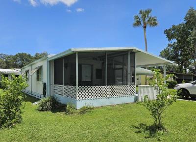 Photo 2 of 18 of home located at 9705 Hickory Hollow Rd Lot 71 Leesburg, FL 34788