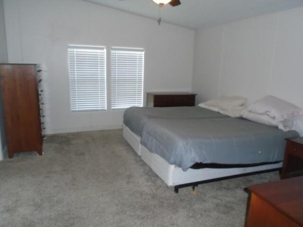 2002 Oaks/SKYO Manufactured Home