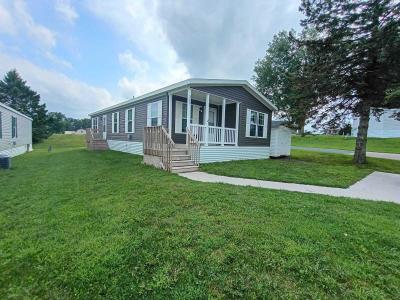 Photo 3 of 32 of home located at 320 20 1/2 Street NW Stewartville, MN 55976