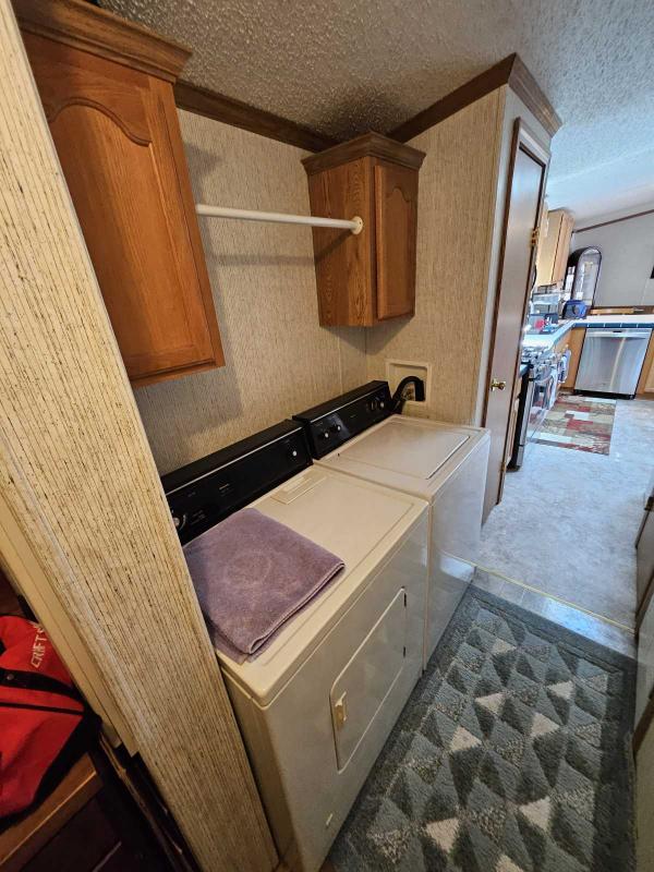 Lincoln Park 2324 Manufactured Home