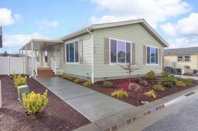 Photo 2 of 22 of home located at 313 Winston Drive Grants Pass, OR 97526